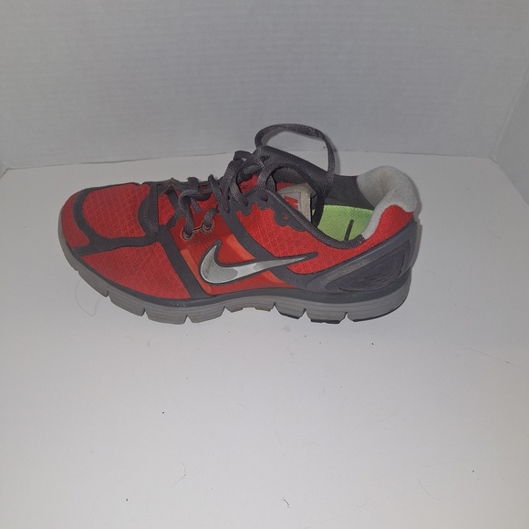 Nike Red and Gray Athletic Shoes - Picture 8 of 9